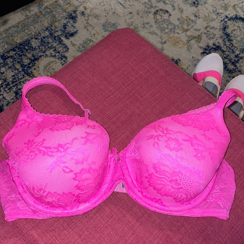 Victoria’s Secret Hot Pink Lace Bra Underwire Lightly Lined Bra Demi Cut